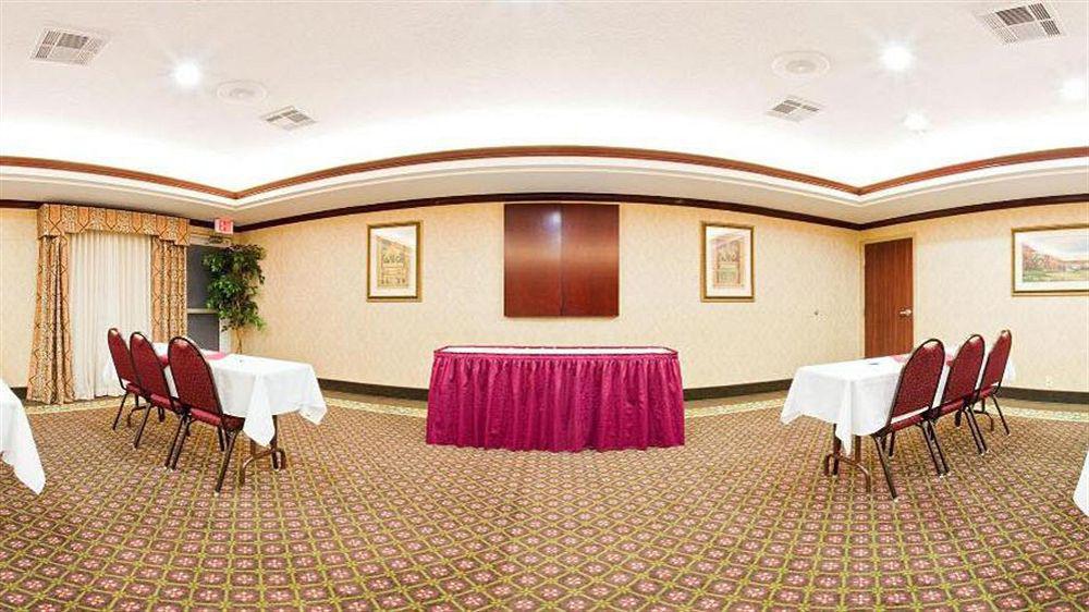 Holiday Inn Express Hotel & Suites Gainesville By Ihg Exteriör bild