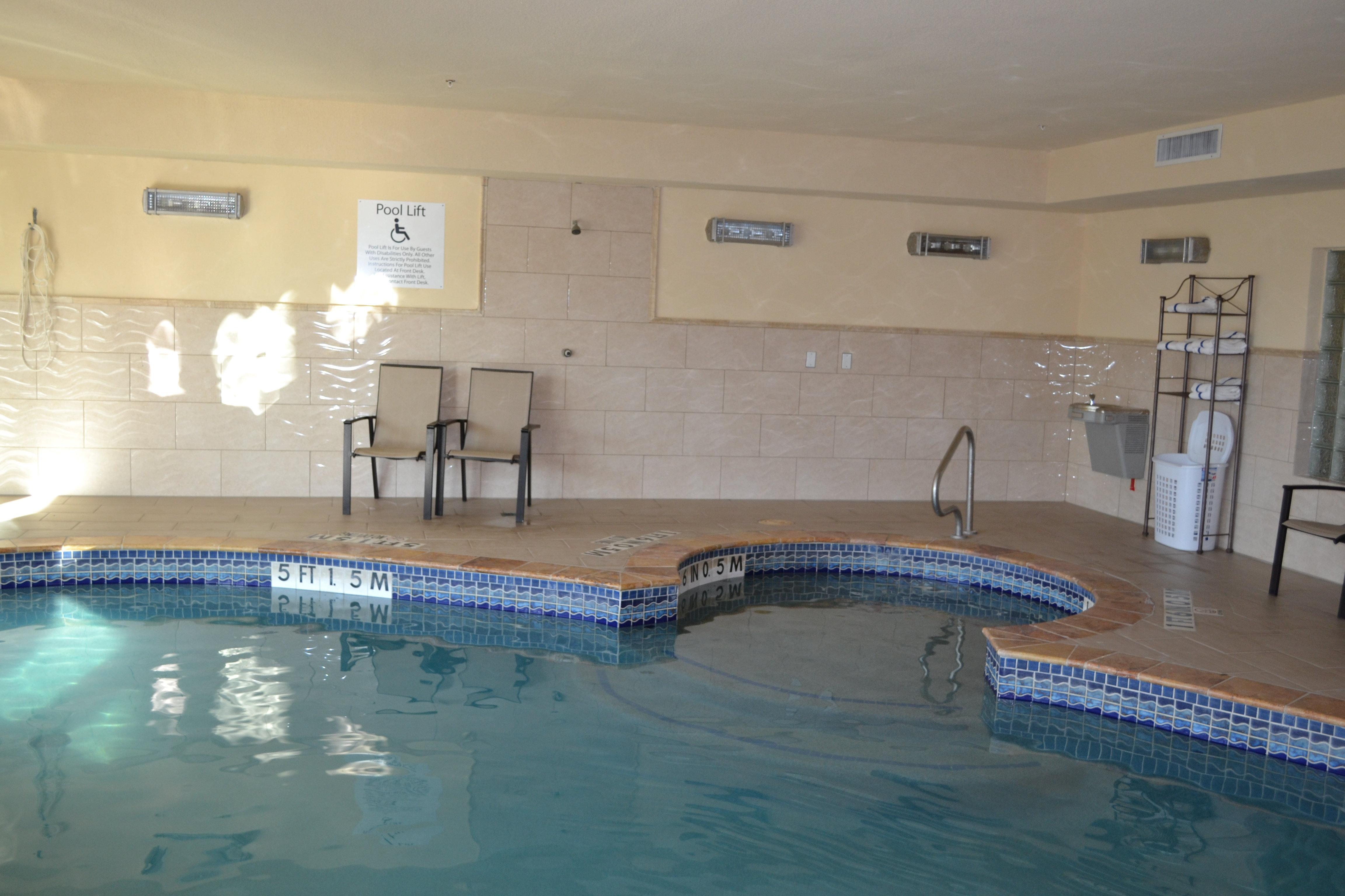 Holiday Inn Express Hotel & Suites Gainesville By Ihg Exteriör bild