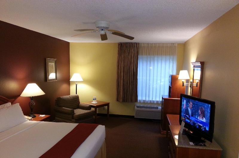 Holiday Inn Express Hotel & Suites Gainesville By Ihg Exteriör bild
