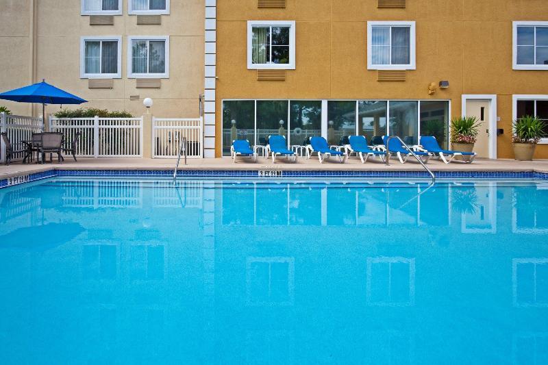 Holiday Inn Express Hotel & Suites Gainesville By Ihg Exteriör bild