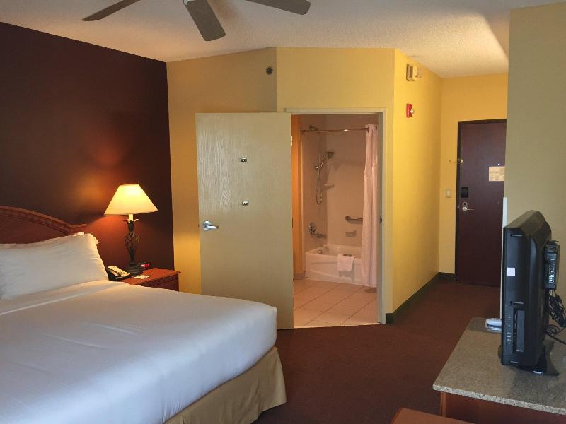 Holiday Inn Express Hotel & Suites Gainesville By Ihg Exteriör bild
