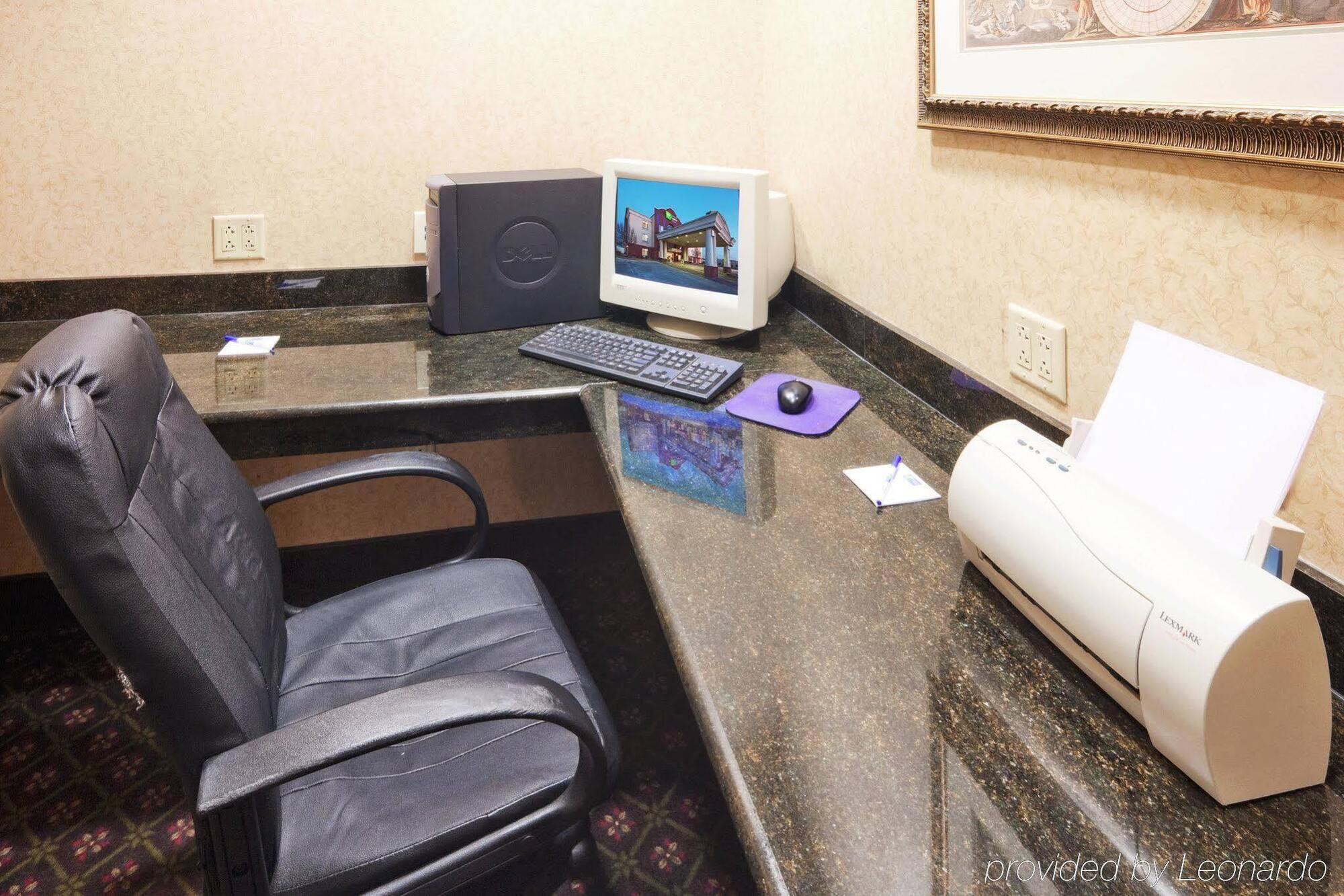 Holiday Inn Express Hotel & Suites Gainesville By Ihg Exteriör bild