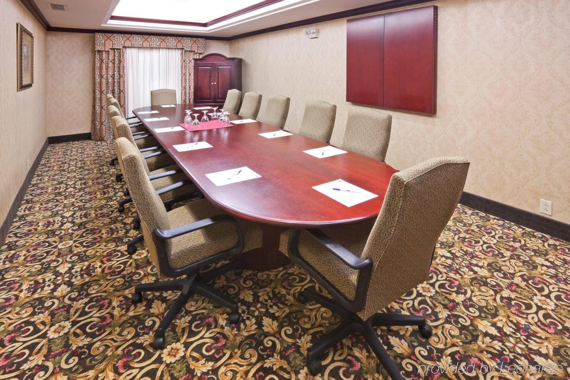 Holiday Inn Express Hotel & Suites Gainesville By Ihg Exteriör bild